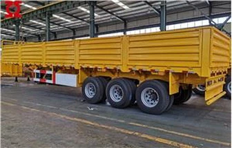 Flatbed kerru með hliðum